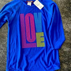 Lightweight three-quarter sleeve T-shirt